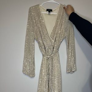 Above the knee sequin dress. Forever 21. Size 0X. Wore 1 time